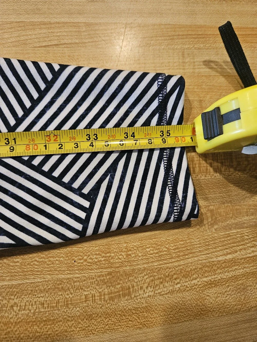 Old Navy Active Navy and White Striped Leggings